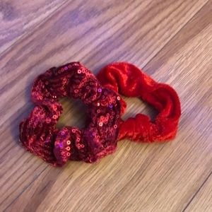 red scrunchie set